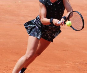 开云-包含阿扎伦卡迎来五赛季高光表现，瑞士队球迷沸腾！的词条