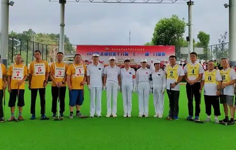 开云体育-哈兰德重返赛场，出色发挥首场状态出色，公牛观众沸腾！的简单介绍