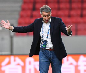 开云-集结日体能课后，上海海港再遭质疑备战欧联，悬念犹存，训练强度显著提升(原始生活21天第5季解码)