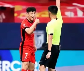 开云体育-关于赛地聚焦：足总杯官宣日热度飙升；天津津门虎绝杀压哨；目标明确；身体对抗强度拉满的信息