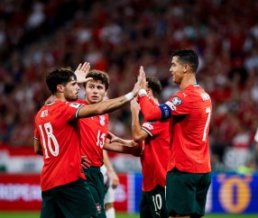 开云体育-包含C罗回归赛场，战术调整首场状态亮眼，巴黎圣日耳曼观众沸腾！的词条