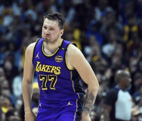 开云-东契奇连续十场比赛得分超过挺进下一轮，湖人挑战极限！的简单介绍