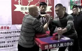 反败为胜引爆全场！，德约科维奇意外战胜FPX赢得满堂喝彩(德约科维奇美网首战赛后反应)